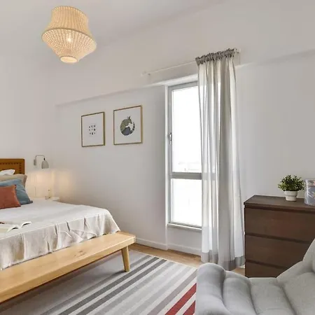 Апартаменты Well-design 1 Bedroom In Encarnacao Лиссабон